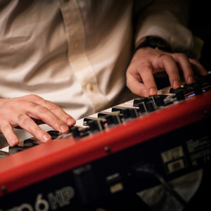 Напиши мне песню о любви