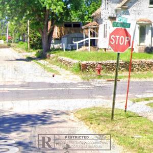 Neighborhood Hero (feat. Tmainey) (Explicit)