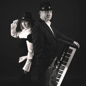 Hidden Gems and Pearls (feat. Simone Roth & Peter Wijnhoven)