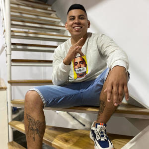 Ella se llama sara (Radio Edit|Explicit)