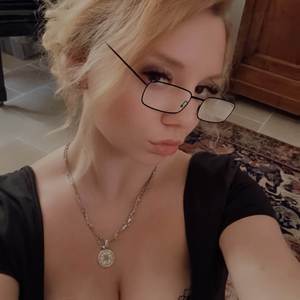 mirrors crack at the ghost in my eye (Explicit)