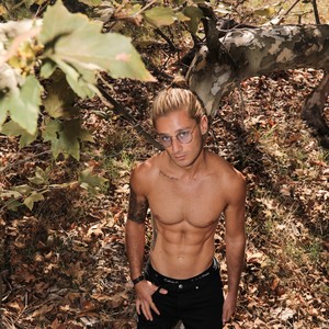 Be A Millionaire (feat. Tiz & Monster Jay)