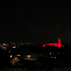 Blive her (Explicit)