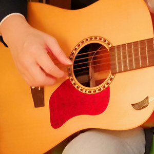 天安门上红旗飘