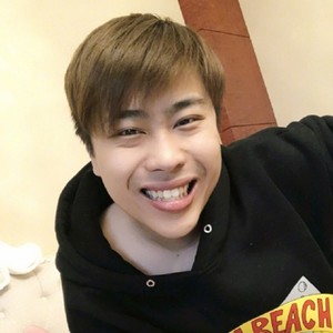 给阿姨倒杯卡布奇诺