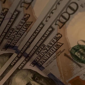 7bs (feat. Lowick & Jskii) (Explicit)