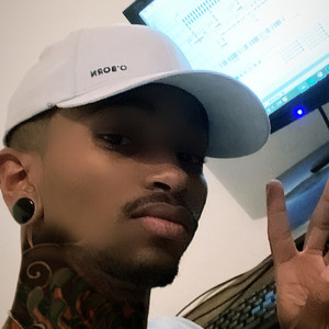 NO SILÊNCIO E NO SIGILO (Explicit)