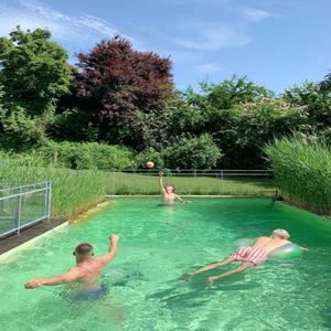 poolside skit (feat. yanks)