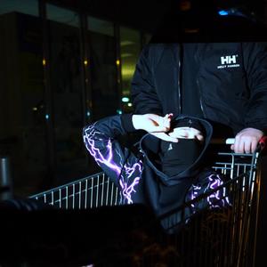 DIAMOND SHARK (feat. PATRIS) (Explicit)