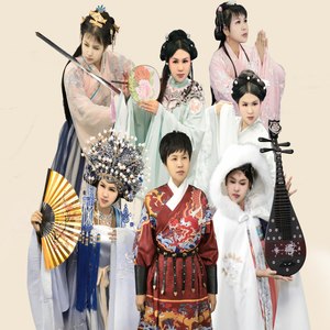 英明唱着说