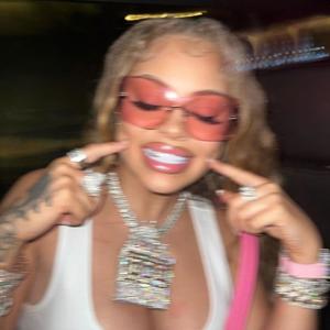 kiss (pretty in pink) (Explicit)
