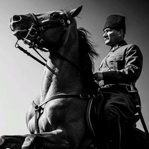 Ne Mutlu Türküm Diyene