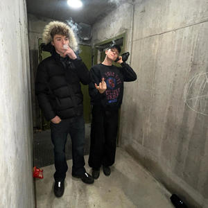 Angekommen (feat. M0) (Explicit)