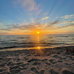 JayEss - Saturn (feat. King Za) (Explicit)