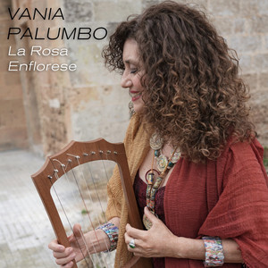 La rosa enflorese