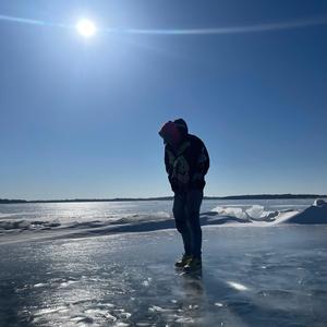 Snow Globe (feat. Pratik)