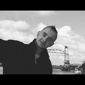 Busy Bee (feat. DJ HWR|Explicit)