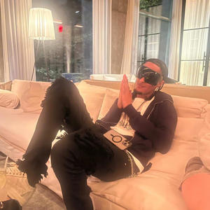 SHOPPING ADDICT (Explicit)