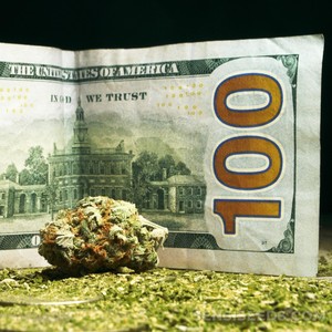 Adicto a lo verde(feat. Tomsick) (Explicit)