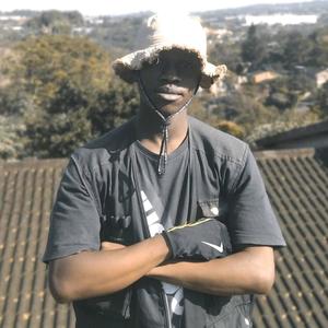 IZITAYELA (feat. Slxmeboylaz)