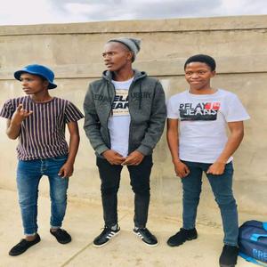 Guqa Phantsi (feat. YMK)