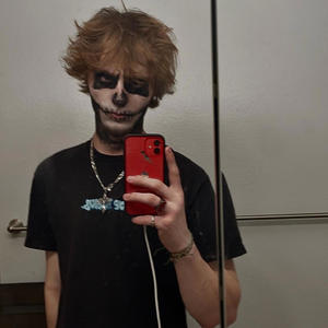 Last Halloween (feat. Tc) (Explicit)
