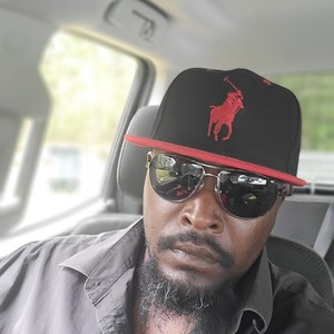 SHE AH SHOOTA (feat. Mac D) (Explicit)