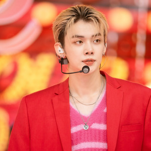 YEONJUN - Boy with love(竣义俊)