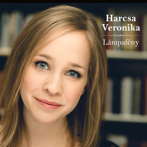 A lámpagyújtó énekel