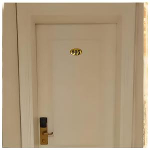 Room 805 (feat. El Hajji)