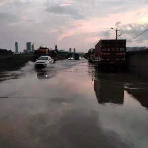 突破围城 (伴奏)