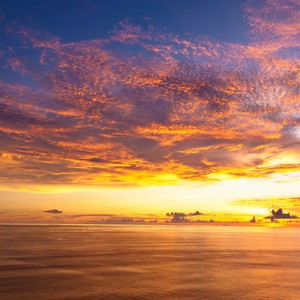 One Night In Shanghai (纯音乐版)