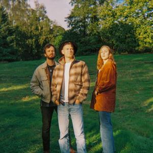 Hummingbird (feat. Chaos and the Calm)