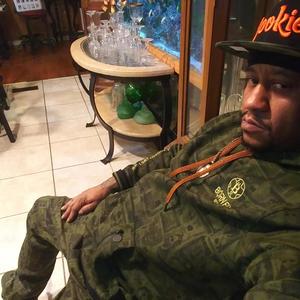 Niggas Lurken (Explicit)