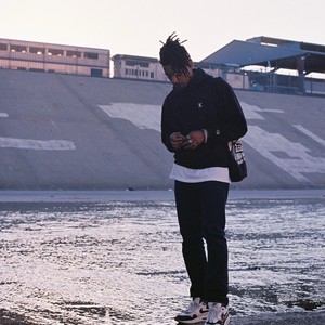 Dust in the wind (Explicit)