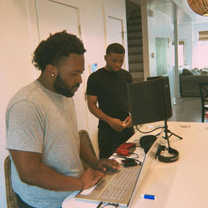 Run Around (feat. DubVersus|Explicit)