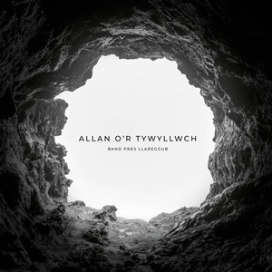 Allan O'r Tywyllwch