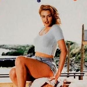 BAMBOLA (feat. PXXR GVNG & LMDA) (Explicit)