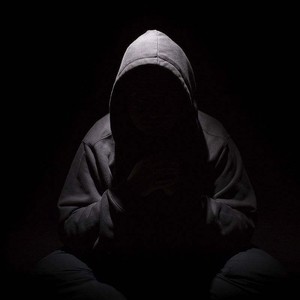 每个人在噩梦中死去