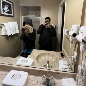 Bulid in (feat. Luhzay4k) (Explicit)