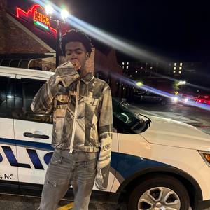 win (feat. 7vnbanz & Slump Audios) (Explicit)