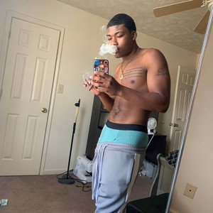 2Many*****es (feat. JuicedByJay) (Explicit)