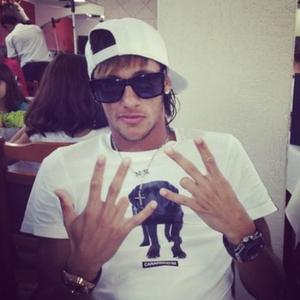 je ne sais quoi (feat. scarce) (Explicit)