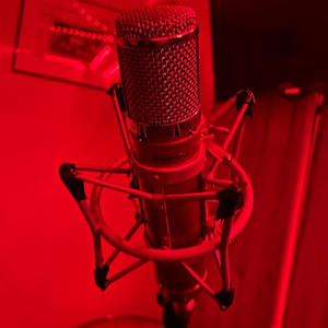 ElanMowerMan - Still the show (feat. Mel kez) (Explicit)