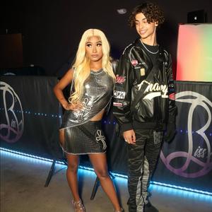 Frosty Paprika (feat. Ming LuanLi) (Explicit)