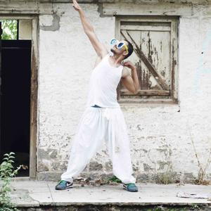 Awaam (feat. Mooroo) (Explicit)