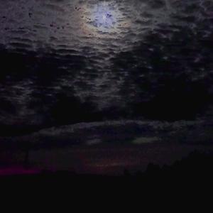 running blind (feat. casperrr) (Explicit)