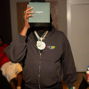 Minding (feat. Shawny Binladen) (Explicit)