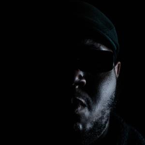 Yakalelo (feat. Veek Leone)