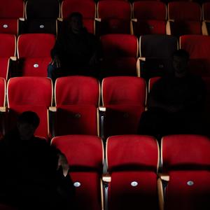 NECHTE HUDBU HRÁT (Explicit)